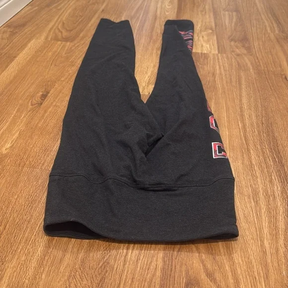 Black Love Pink Leggings Victoria Secret Pink yoga pants limited edition szS - Picture 4 of 4